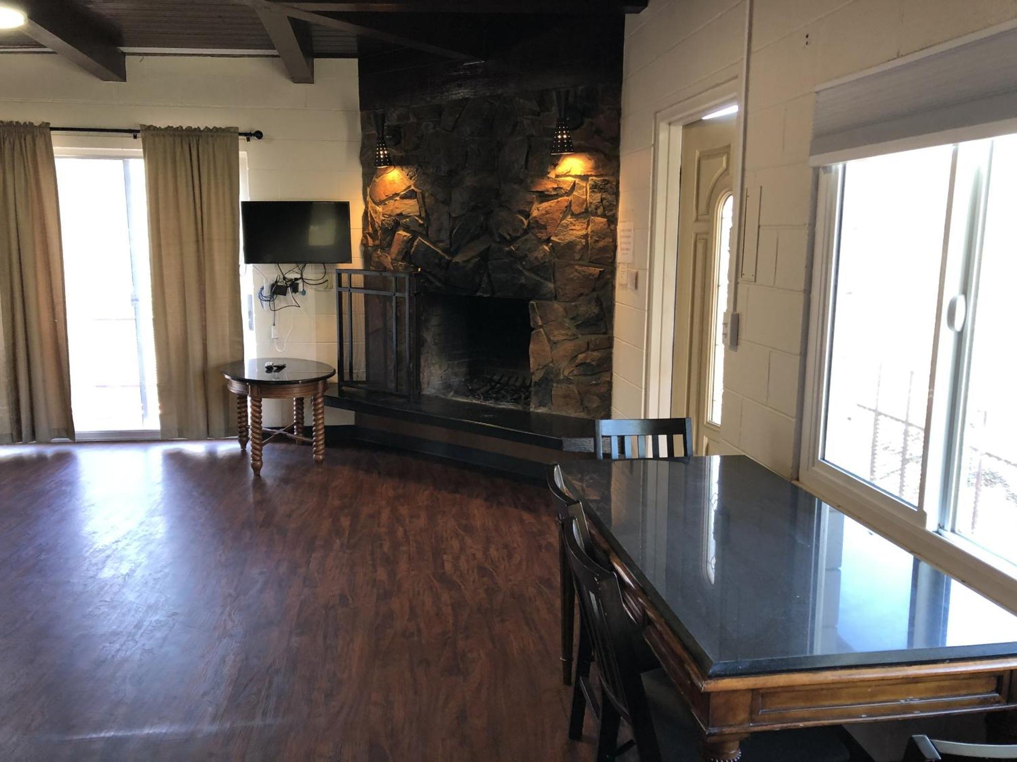 Sierra Lodge Три-Риверс Номер фото